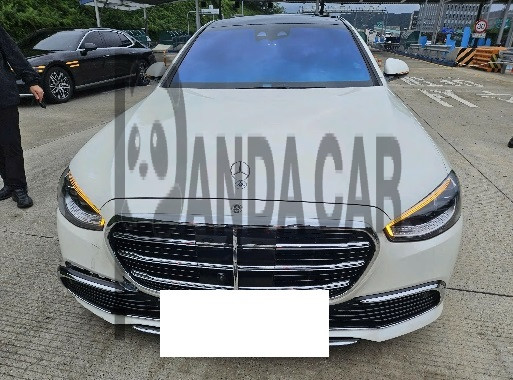2023 Mercedes-Benz S580 4MATIC, photograph 2