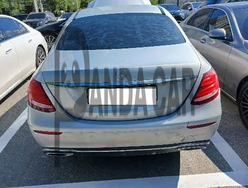 2017 Mercedes-Benz E220 d, photograph 1