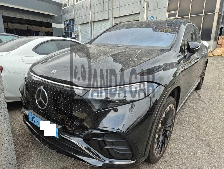 2023 Mercedes-Benz EQS580 4MATIC SUV, photograph 1