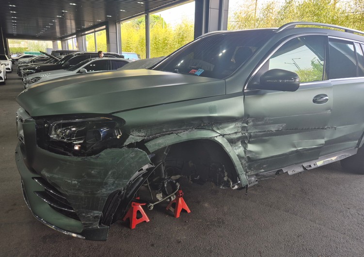 2022 Mercedes-Benz GLS580 4MATIC, photograph 2