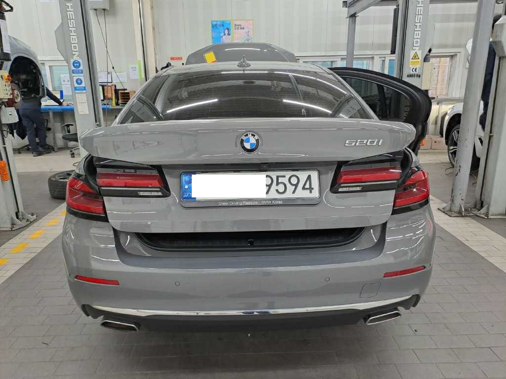2021 BMW 520i, photograph 6