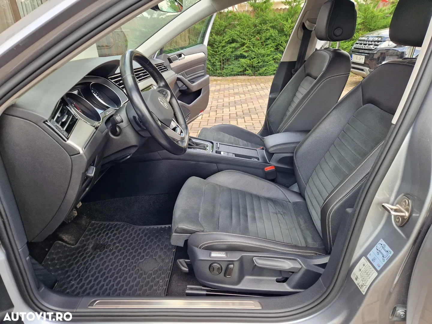 2021 Volkswagen Passat, photograph 12