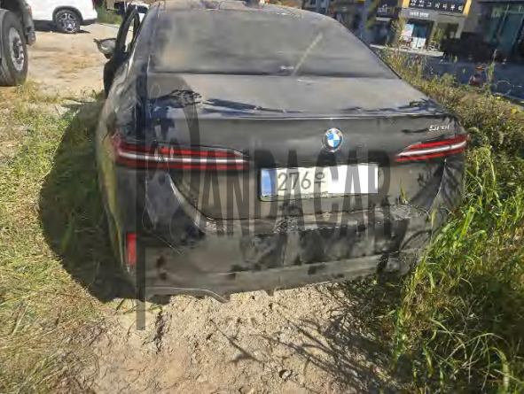 2025 BMW 520i, photograph 1