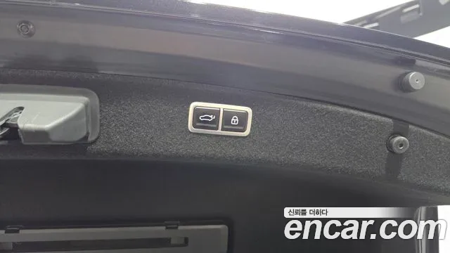Genesis G80 Gasoline 2.5 Turbo AWD — photo 1 of 31
