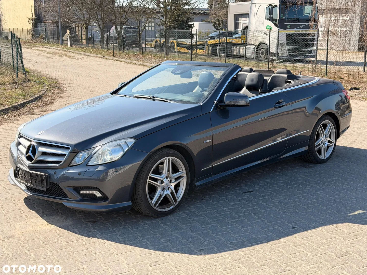 2010 Mercedes-Benz Klasa E 350 CGI BlueEFFICIENCY 7G-TRONIC Elegance, photograph 1