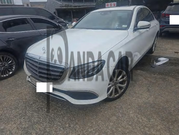 2018 Mercedes-Benz E220 d 4Matic, photograph 4
