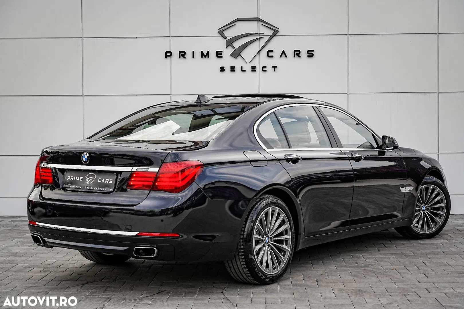 2014 BMW Seria 7 750i xDrive Edition Exclusive, photograph 12