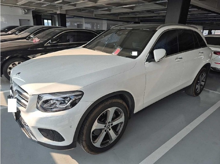 2018 Mercedes-Benz GLC220 d 4Matic, photograph 3
