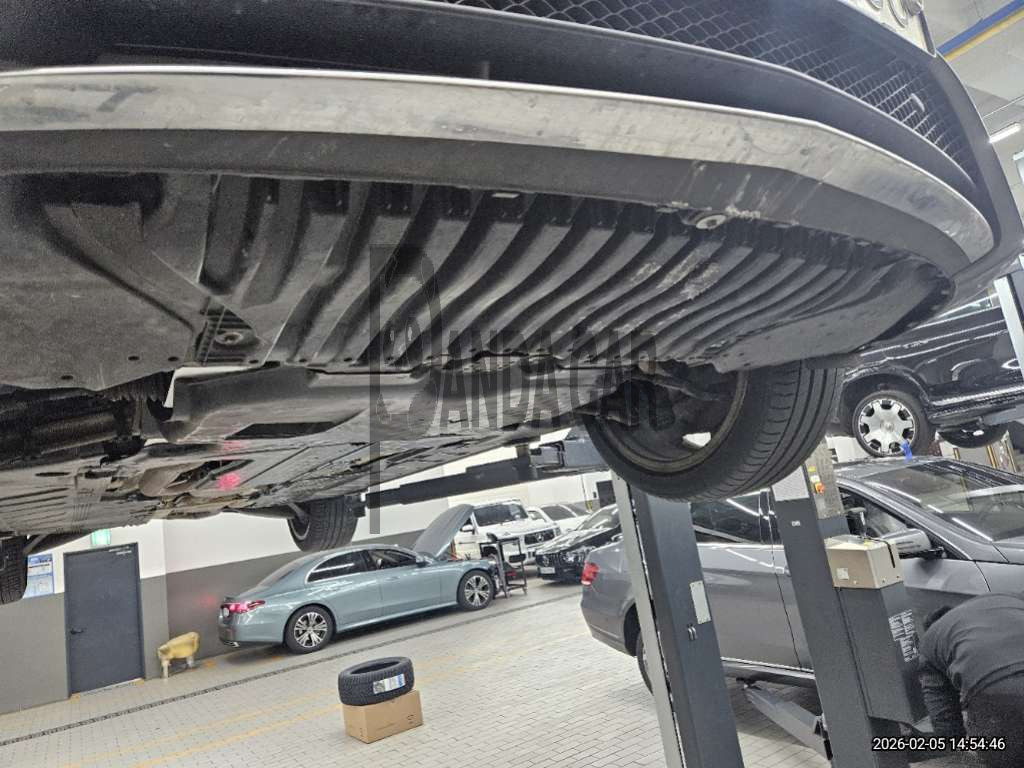 2020 Mercedes-Benz E 300 4MATIC, photograph 4