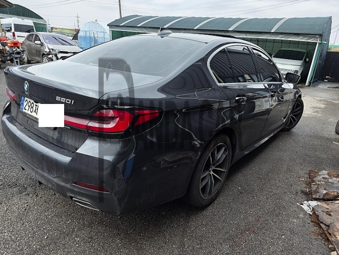 2021 BMW 520i, photograph 3