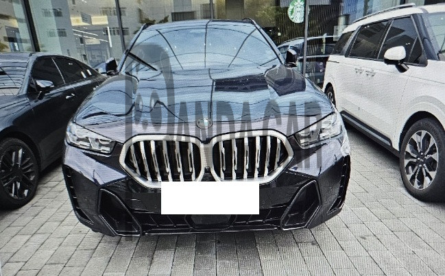 2025 BMW X6 xDrive40i M Sport, photograph 1