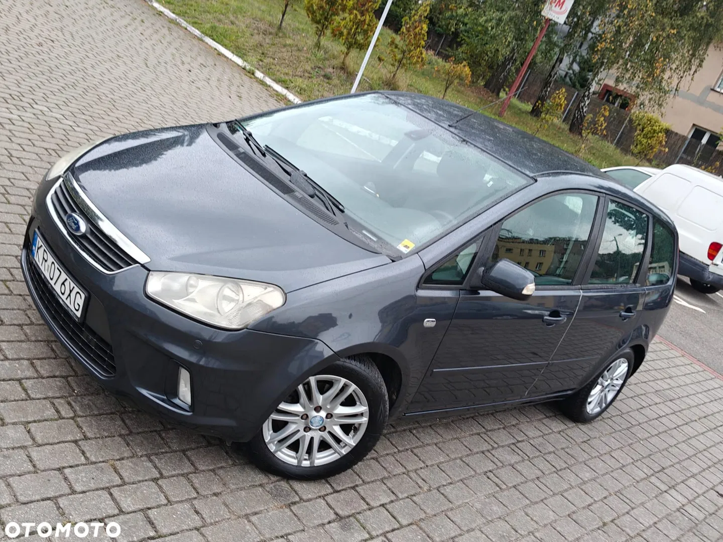 2010 Ford C-MAX 1.6 TDCi DPF Ghia, photograph 2