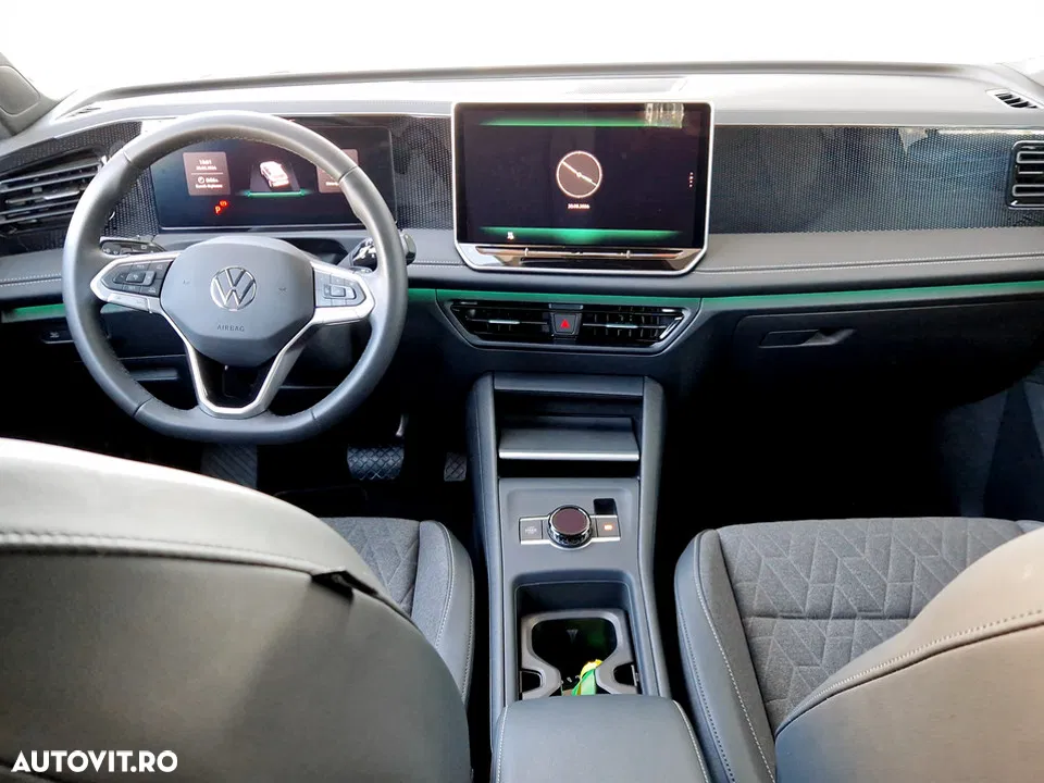 2025 Volkswagen Tiguan 1.5 TSI eHybrid DSG PHEV Life, photograph 10