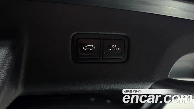 Kia Canival Diesel 9-Seater Signature — photo 1 of 20