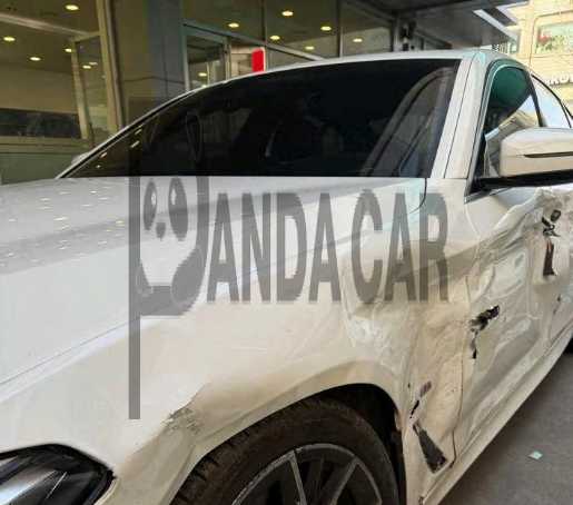 2021 BMW 530i xDrive, photograph 3