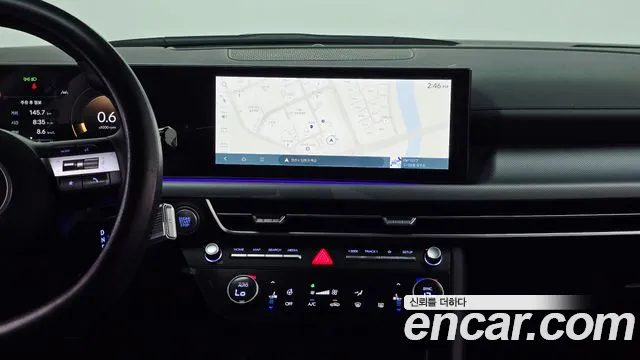 Hyundai Sonata 2.0 — photo 1 of 32
