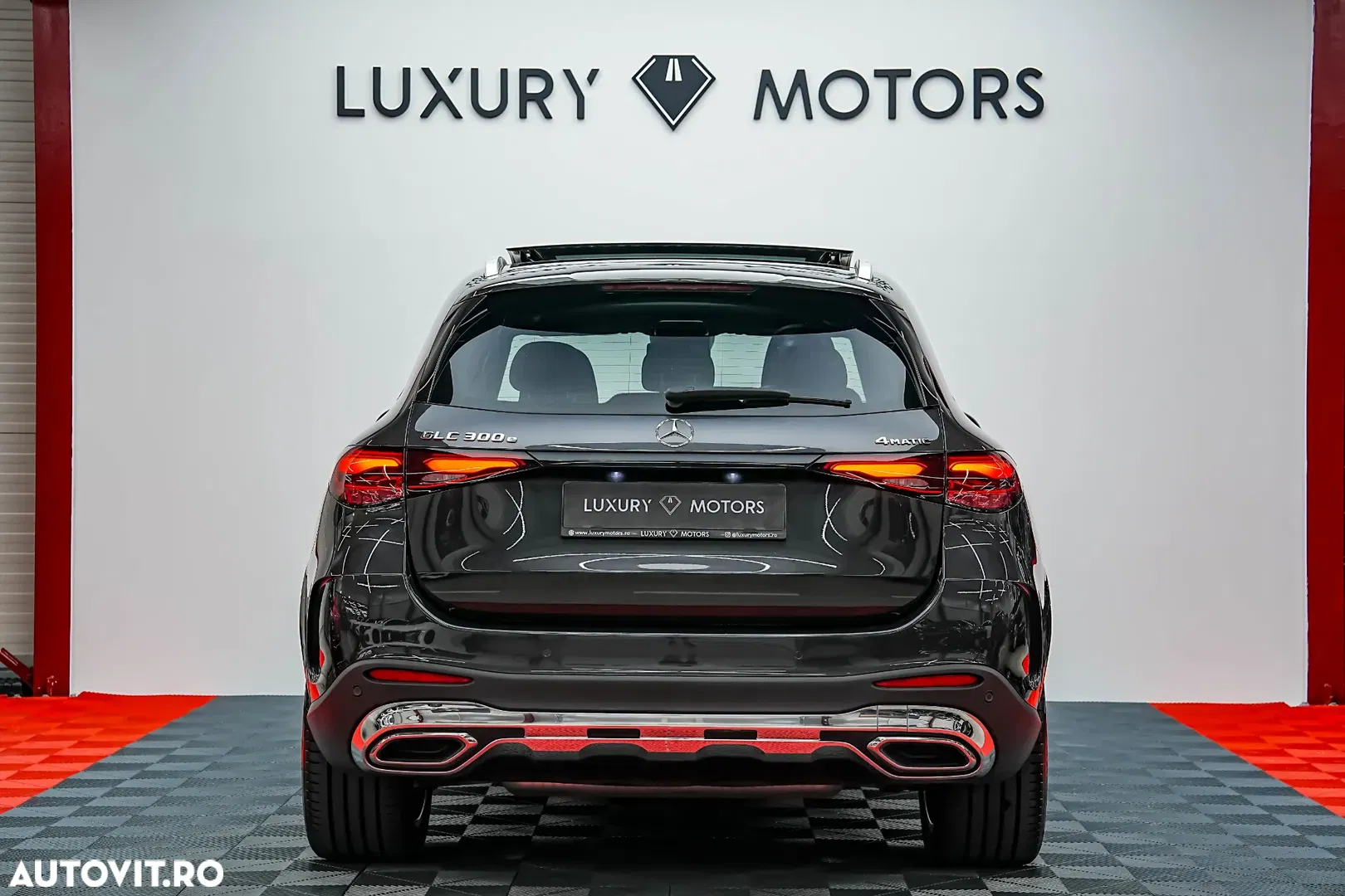 2023 Mercedes-Benz GLC 300 e 4Matic 9G-TRONIC, photograph 11