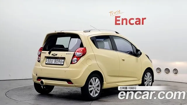 2013 ChevroletGMDaewoo Spark LT, photograph 7
