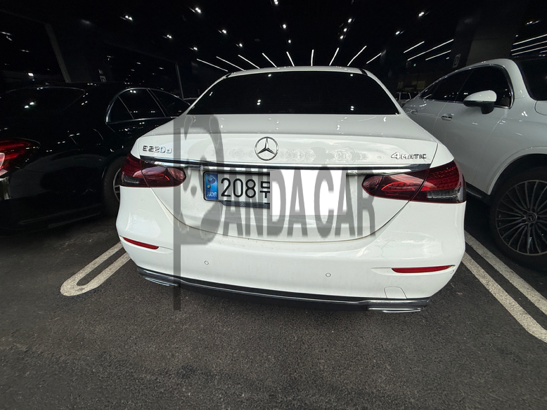 2022 Mercedes-Benz E220 d 4MATIC, photograph 3
