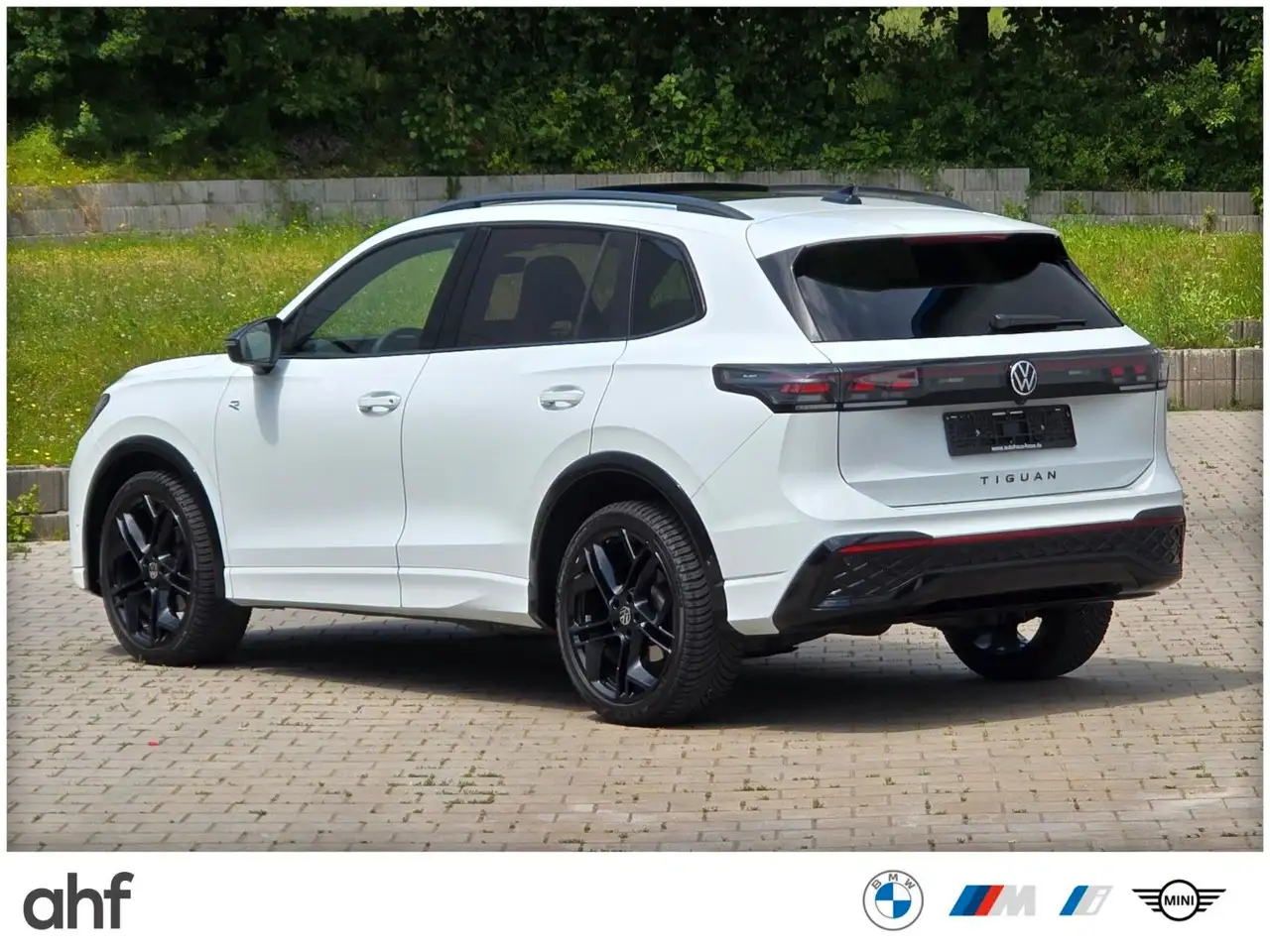 2025 Volkswagen Tiguan 1.5eTSI R-Line PANO AHK ACC IQ H&K HUD 20, photograph 5