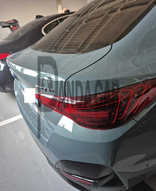 2025 BMW i4 eDrive40, photograph 1