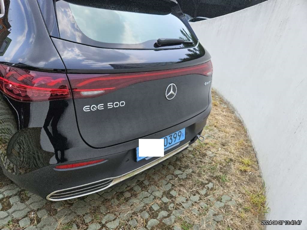 2023 Mercedes-Benz EQE500 4MATIC SUV, photograph 1