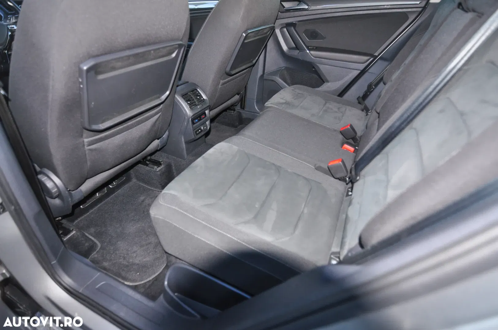 2018 Volkswagen Tiguan 2.0 TDI 4Mot DSG Highline, photograph 8