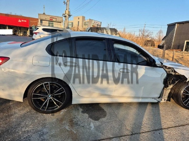 2021 BMW 320d, photograph 2