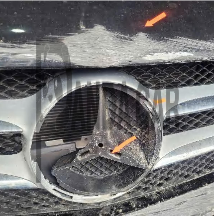 2017 Mercedes-Benz C200, photograph 3