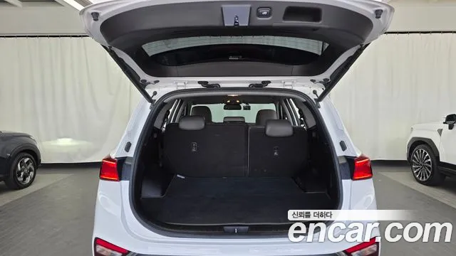 2019 Hyundai Santafe Diesel 2.0 2WD, photograph 4