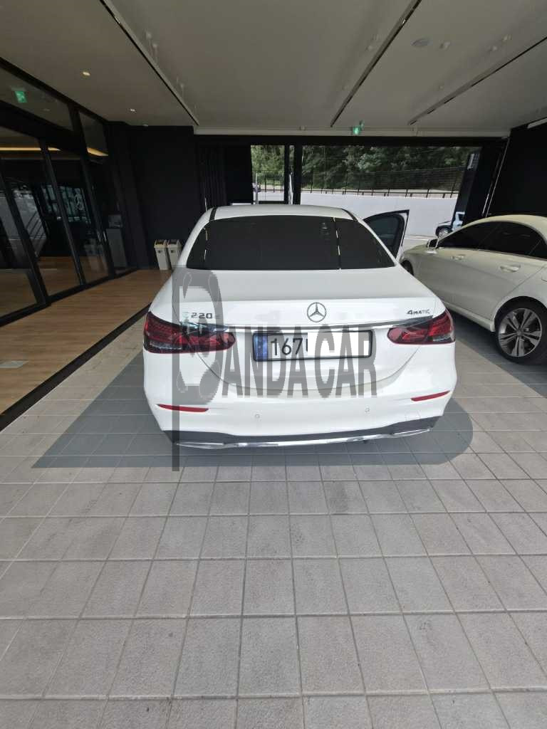 2021 Mercedes-Benz E220 d 4MATIC, photograph 4