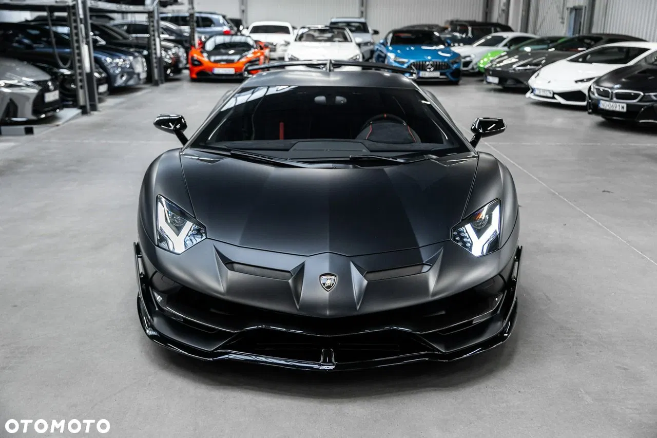 2019 Lamborghini Aventador SVJ, photograph 4