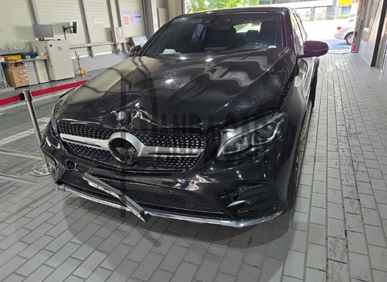 2017 Mercedes-Benz GLC220 d 4Matic Coupe, photograph 5