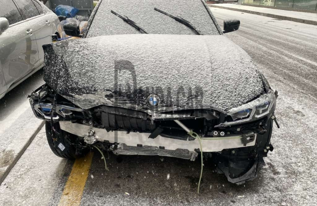 2025 BMW 320i, photograph 1