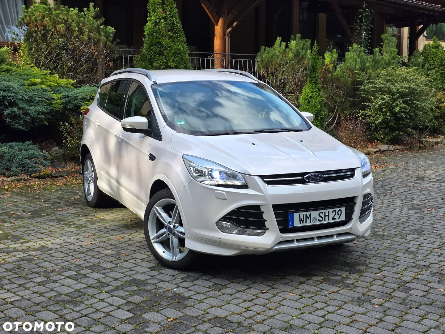 2014 Ford Kuga 2.0 TDCi 4x4 Individual, photograph 2