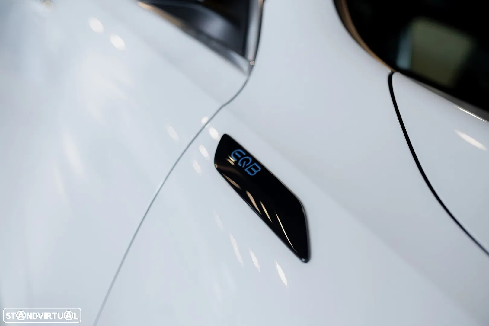 2022 Mercedes-Benz EQB 250 AMG Line, photograph 9