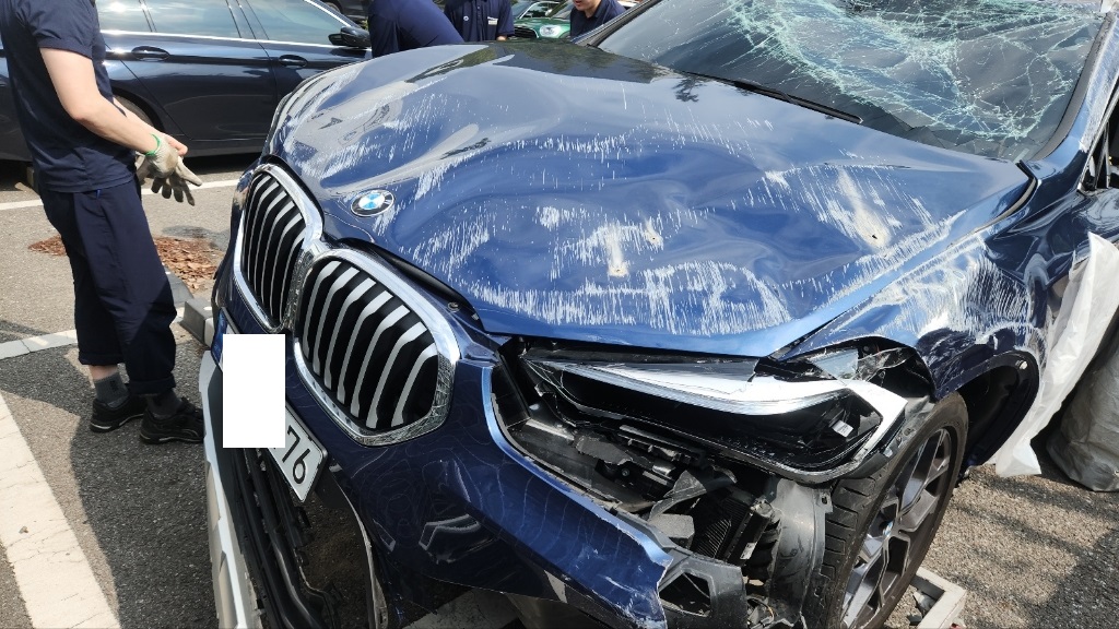 2021 BMW X1 xDrive20i, photograph 4