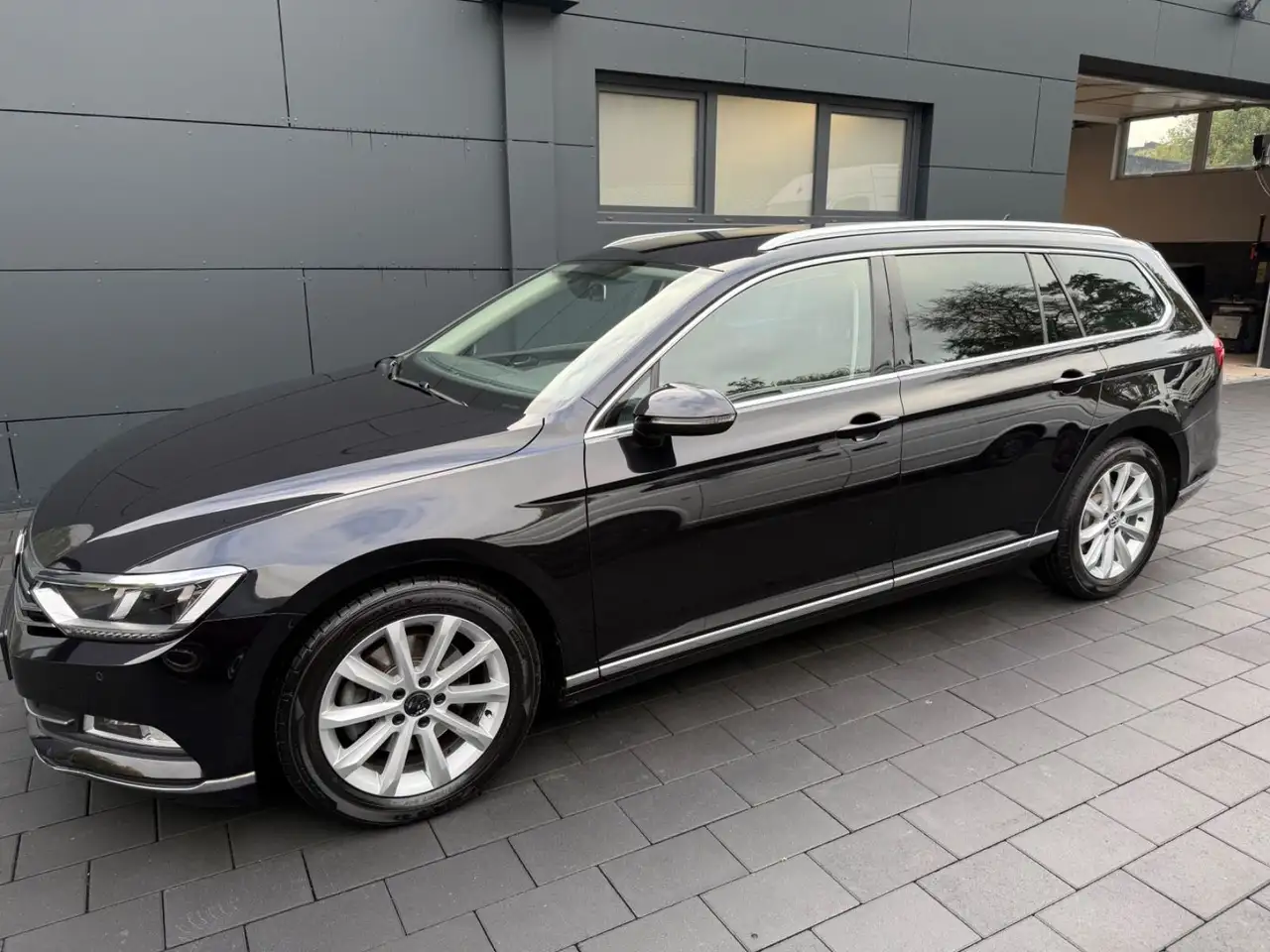 2015 Volkswagen Passat Variant Highline 4Motion DSG NAVI AHK, photograph 4