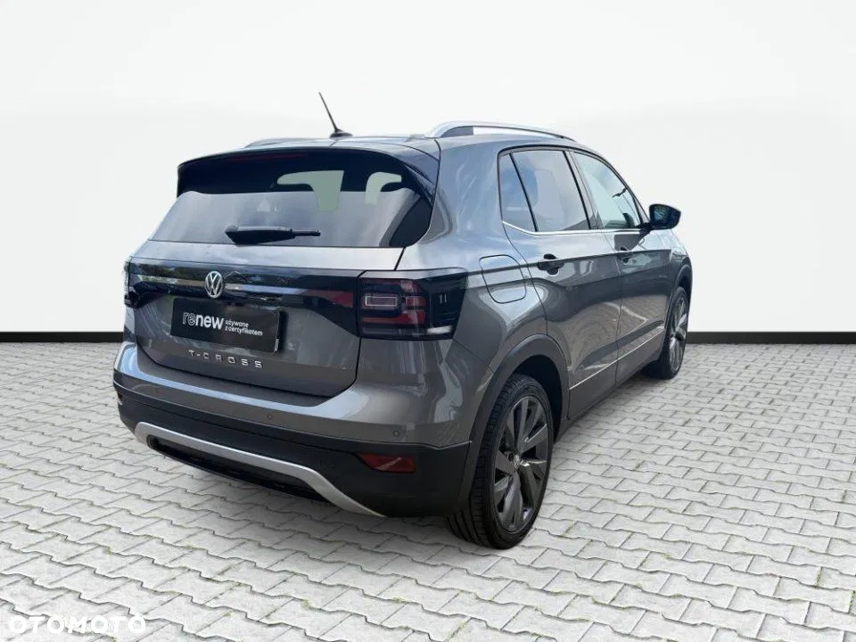 2019 Volkswagen T-Cross, photograph 5