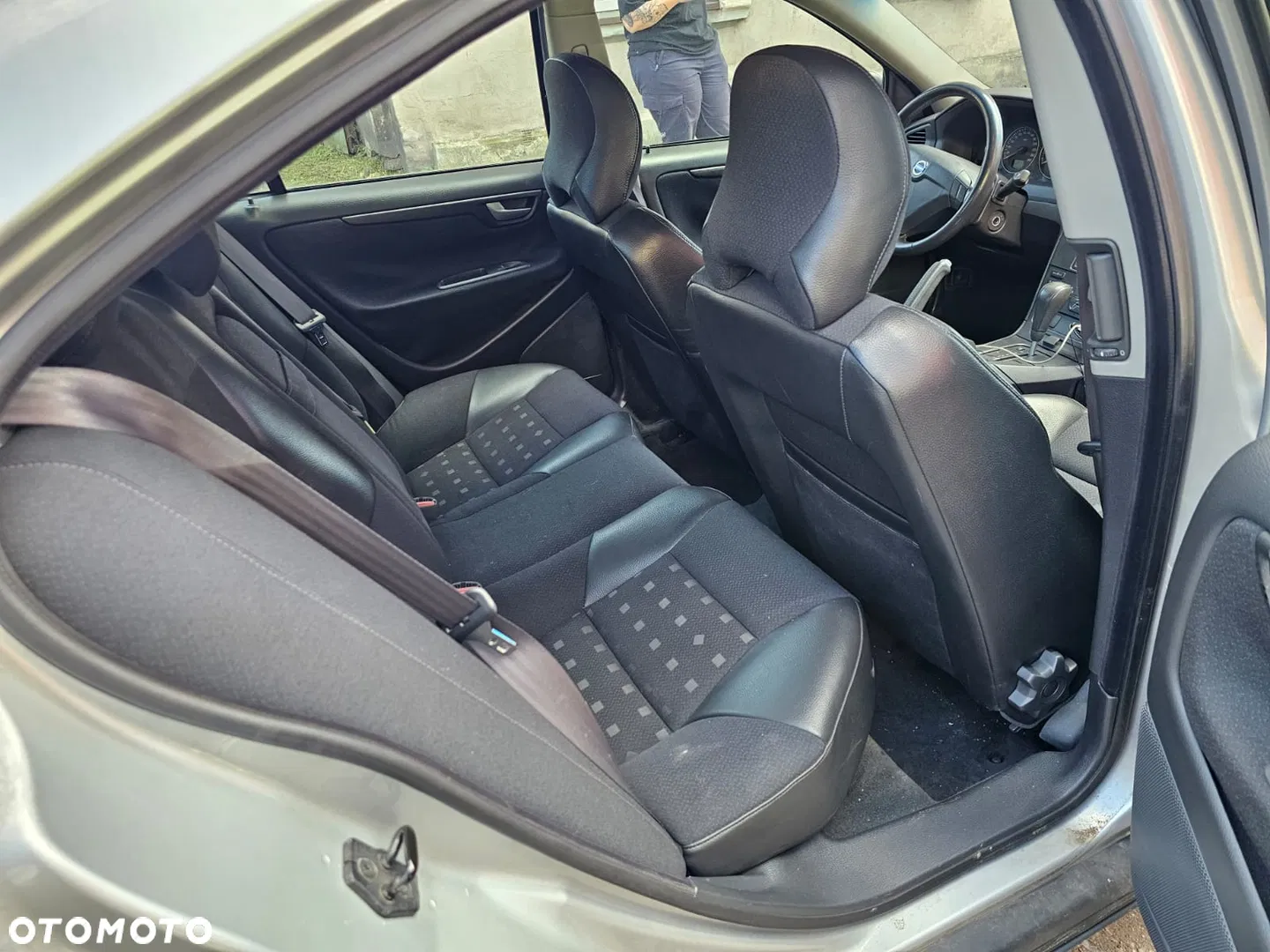 2003 Volvo S60 2.4 Momentum, photograph 4