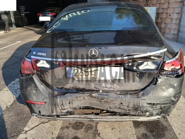 2024 Mercedes-Benz E 300 4MATIC, photograph 2