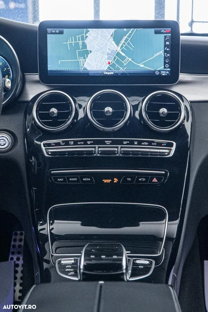 2020 Mercedes-Benz C 300 e 9G-TRONIC AMG Line, photograph 4