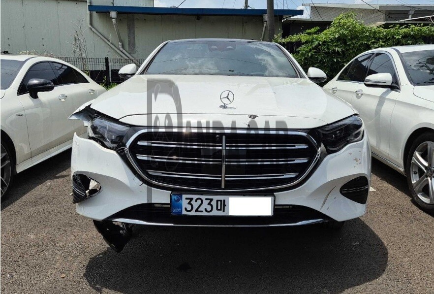 2026 Mercedes-Benz E 300 4MATIC, photograph 5