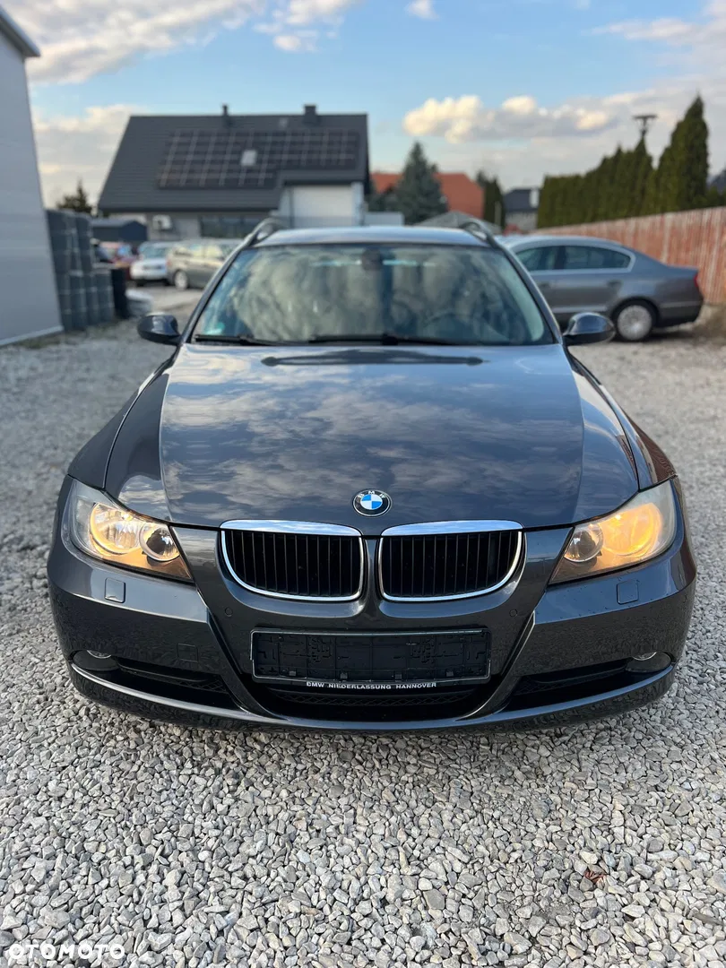 2005 BMW Seria 3 320d, photograph 3