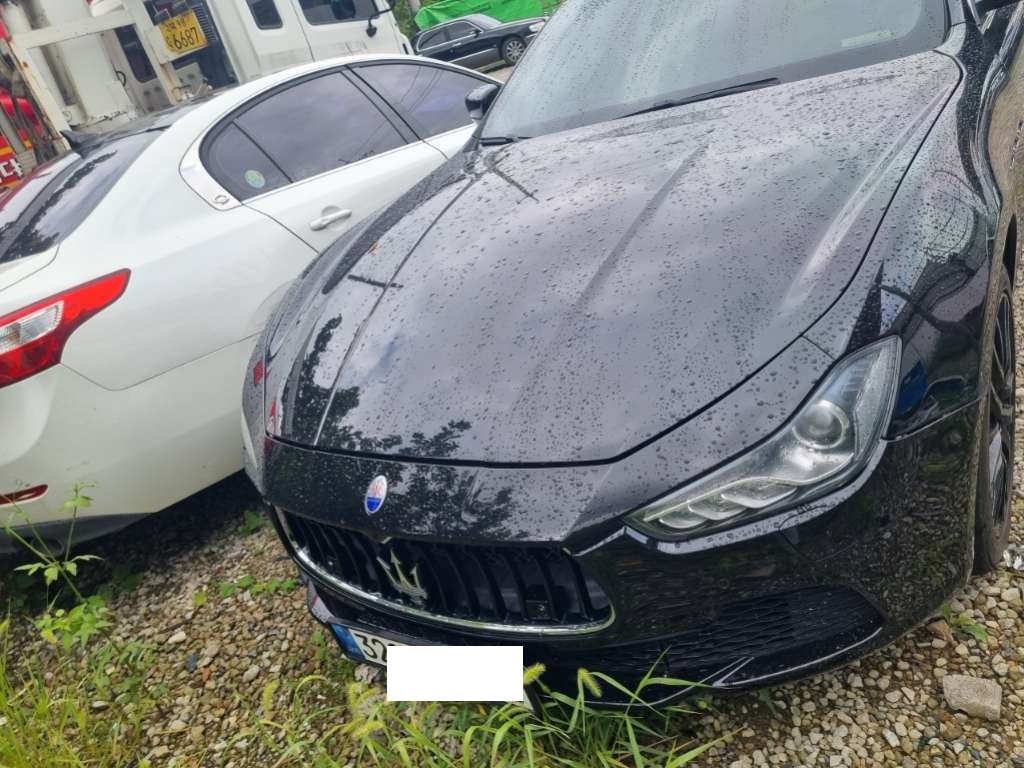 2016 Maserati Ghibli S Q4, photograph 4