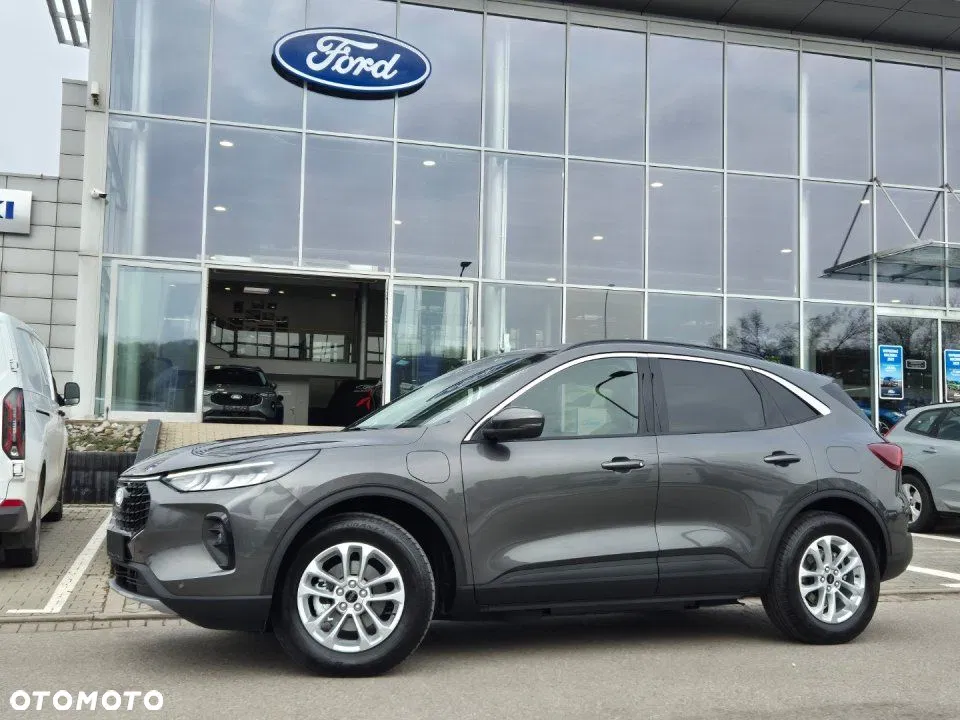2026 Ford Kuga, photograph 2