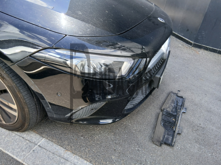 2021 Mercedes-Benz A220 Sedan, photograph 3