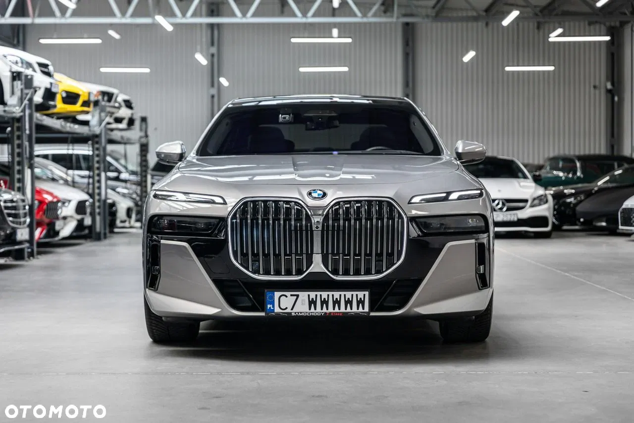 2024 BMW Seria 7 740d xDrive mHEV M Sport sport, photograph 4