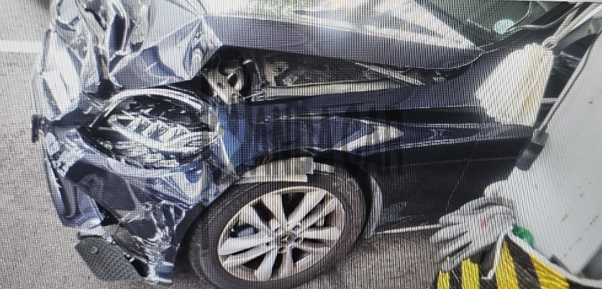 2020 Mercedes-Benz C200, photograph 3