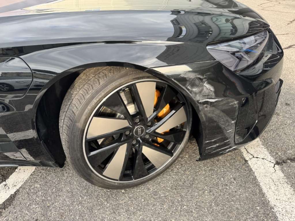 2022 Audi etron GT quattro, photograph 3